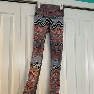 Niyama Sol XS stripped yoga pants og $70